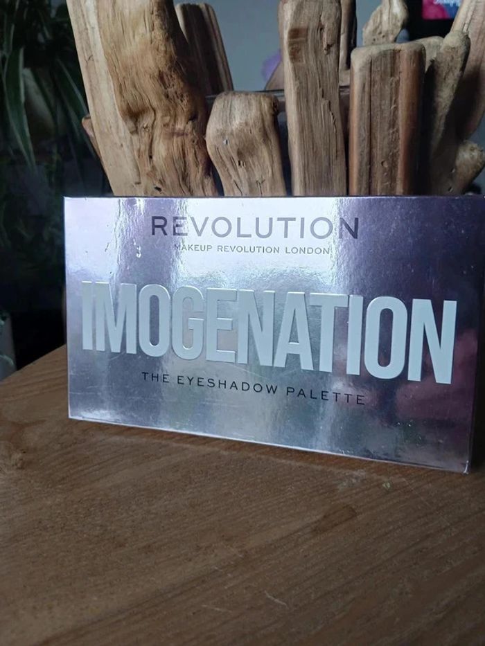 palette de maquillage Révolution imogenation neuve - photo numéro 2