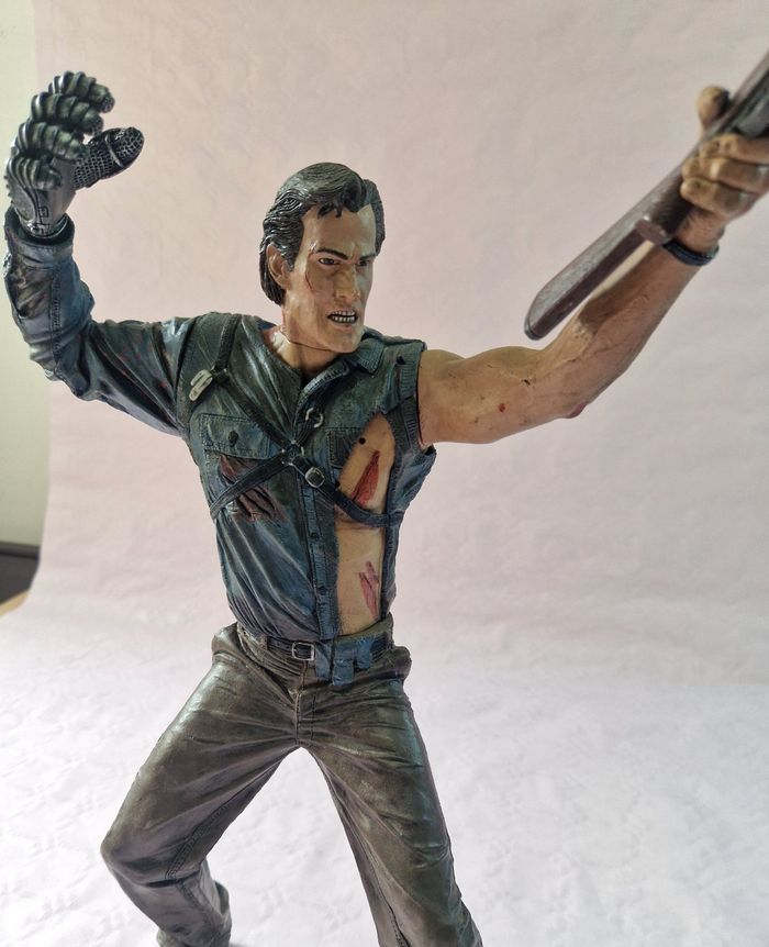 Figurine parlante de collection du cinéma d'horreur  , Ash , Evil dead  , Sam Raimi  , Mcfarlane  , Orion  , 2001 - photo numéro 2