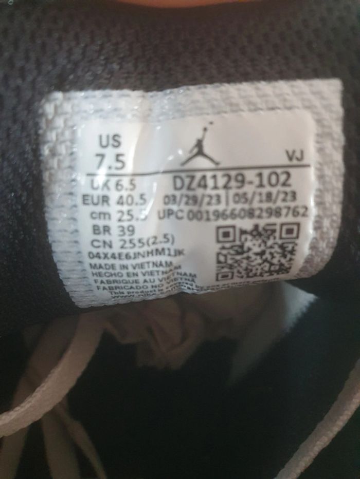 Nike Air Jordan 1 (40.5) - photo numéro 8