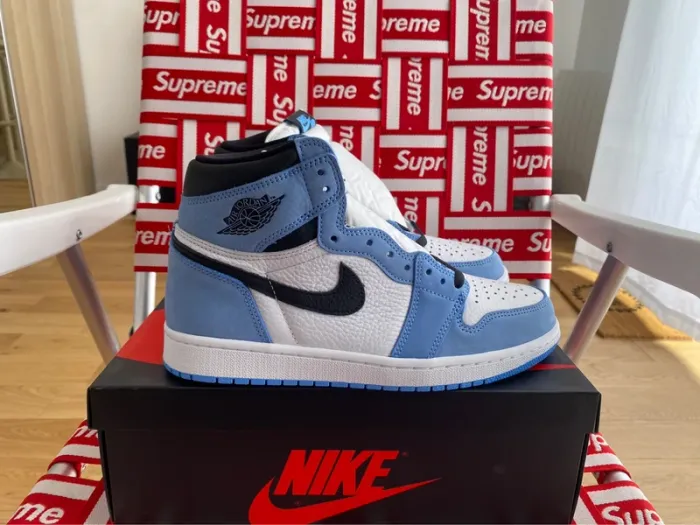 Jordan 1 Retro High OG University Blue - photo numéro 2