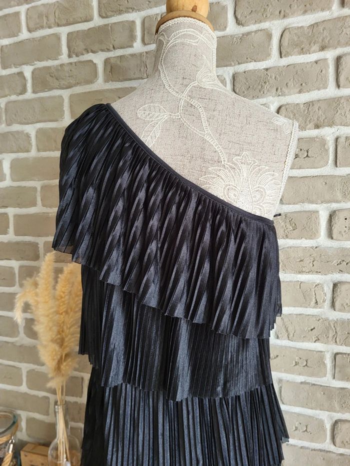 Robe de soirée tissu satiné noir et volants - Vintage Pull&Bear - photo numéro 12