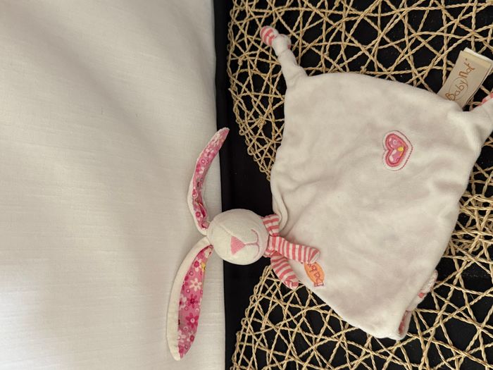 Doudou plat lapin BABY NAT blanc rose rayures - photo numéro 3
