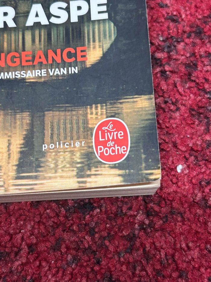 Livre le carré de la vengeance - photo numéro 2