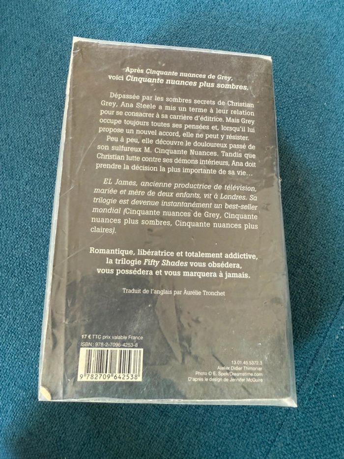 Livre roman Grand format Cinquante nuances plus sombres 50 Fifty Shades JC Lattes - photo numéro 3