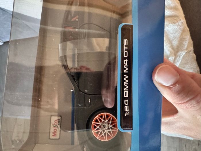 BMW M4 GTS noir/orange 1:24 Neuf + Emballage - photo numéro 6