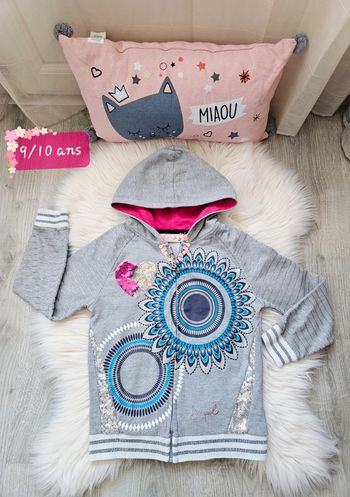 Fille: gilet zippé Desigual 9/10 ans