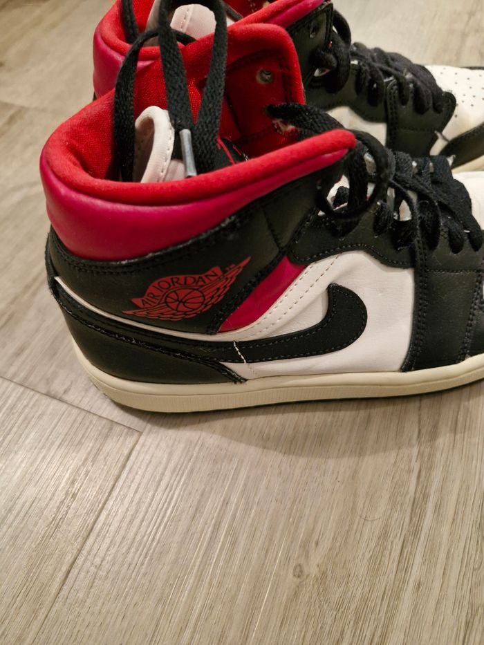 Sneakers NIKE AIR JORDAN 1 pointure 40,5 - photo numéro 4