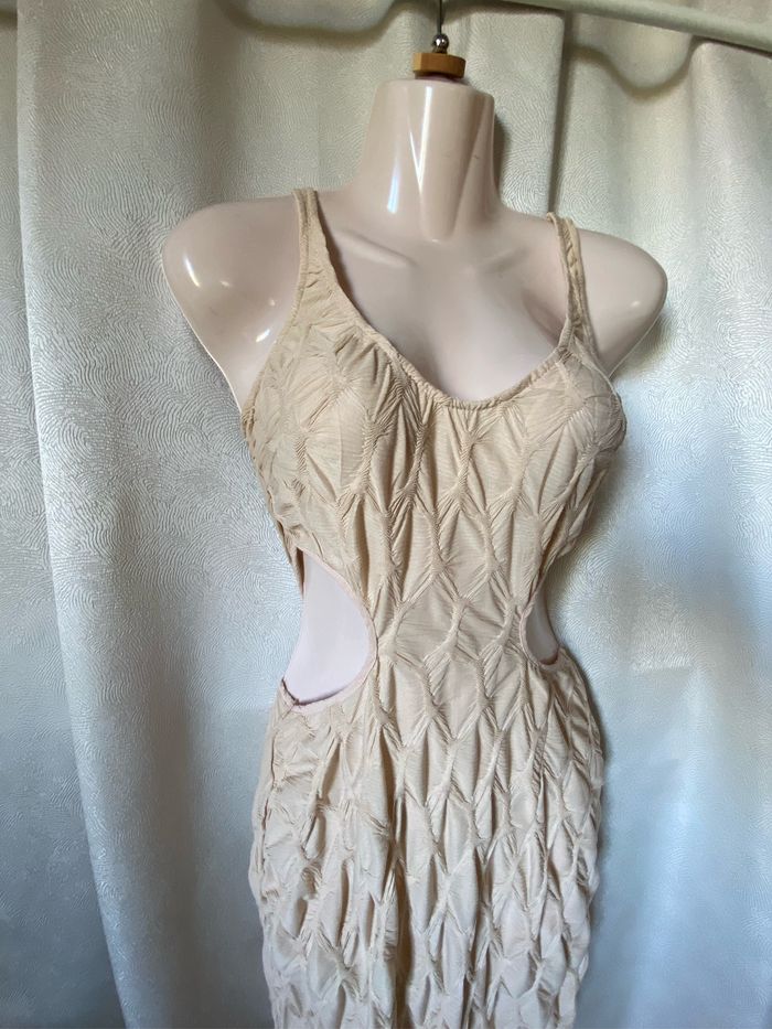 Robe longue coquilles chair près du corps 36 Prettylittlething - photo numéro 4