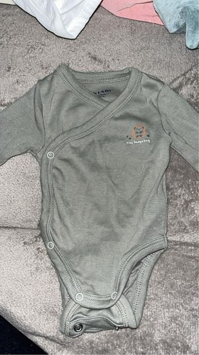 Lot vêtements bébé 0-1mois - photo numéro 9