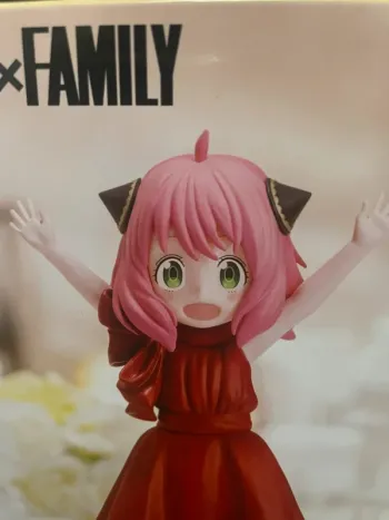 Spy X Family - Figurine Anya Forger - Party Version - Sega