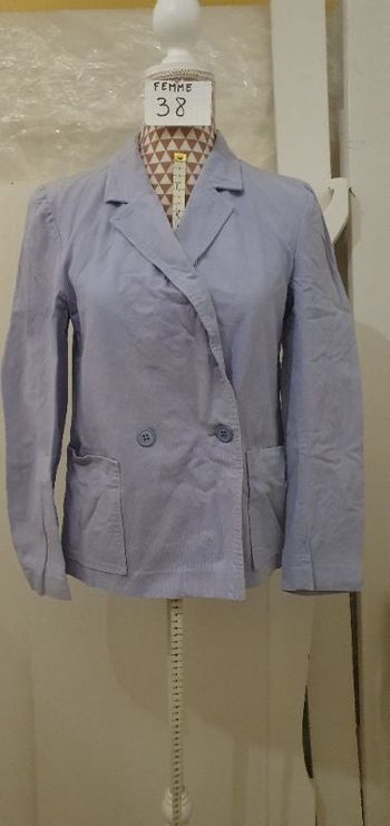 Veste velours côtelé, mauve,en coton, en très très bon état, longueur 59cm,marque boutique indépenda