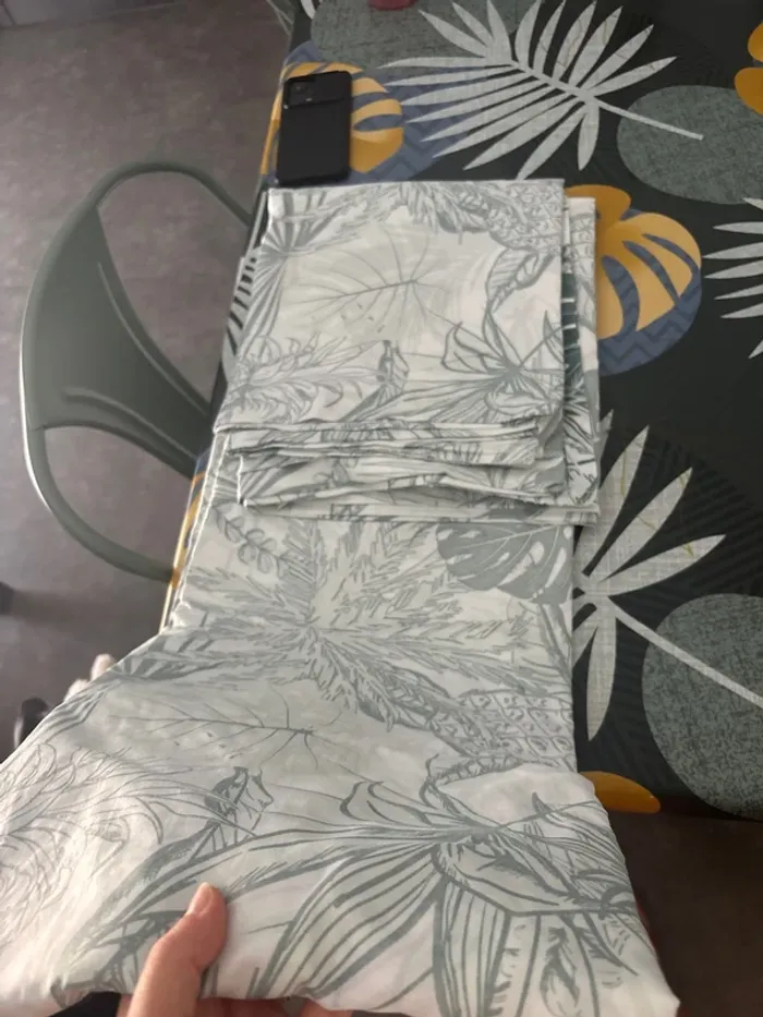 Parure de lit tropical en très bon état - photo numéro 4