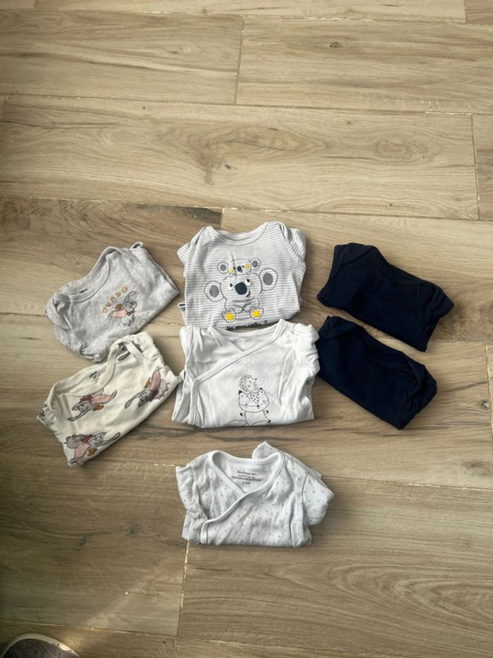 Lot de 7 bodies - Taille 6 mois