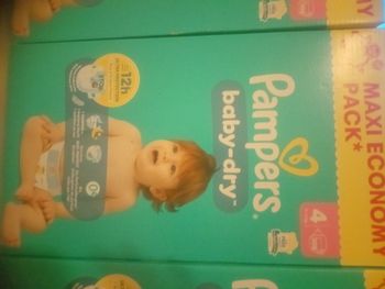 Cartons Pampers