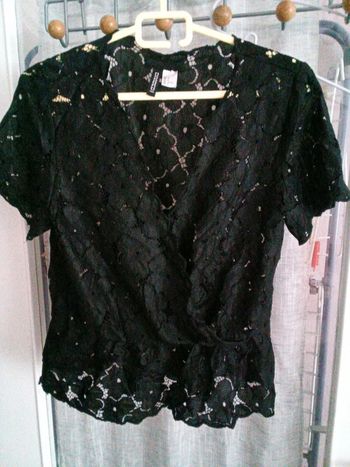 Blouse noire ajourée motif fleur H&M
