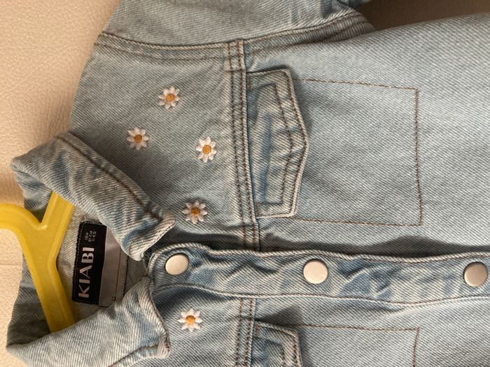 Veste en jean brodée marguerite bébé 18 mois - photo numéro 3