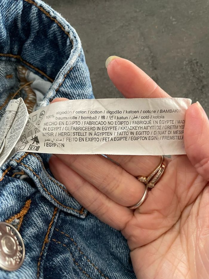 Jean bleu court taille haute coupe flare mom jambe large pull & bear taille 36 - photo numéro 8