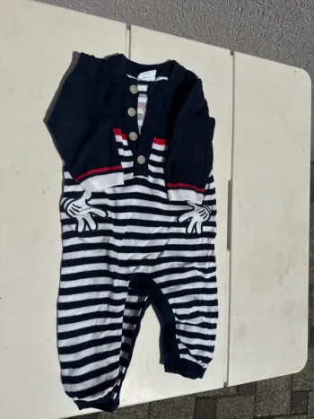 Combinaison Mickey en laine taille 3 mois 60cm