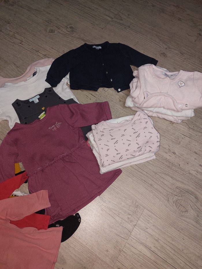 Lots vêtements 6 mois - photo numéro 3