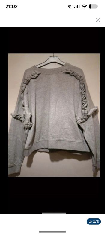 Sweat Kiabi à volants gris. Taille 38