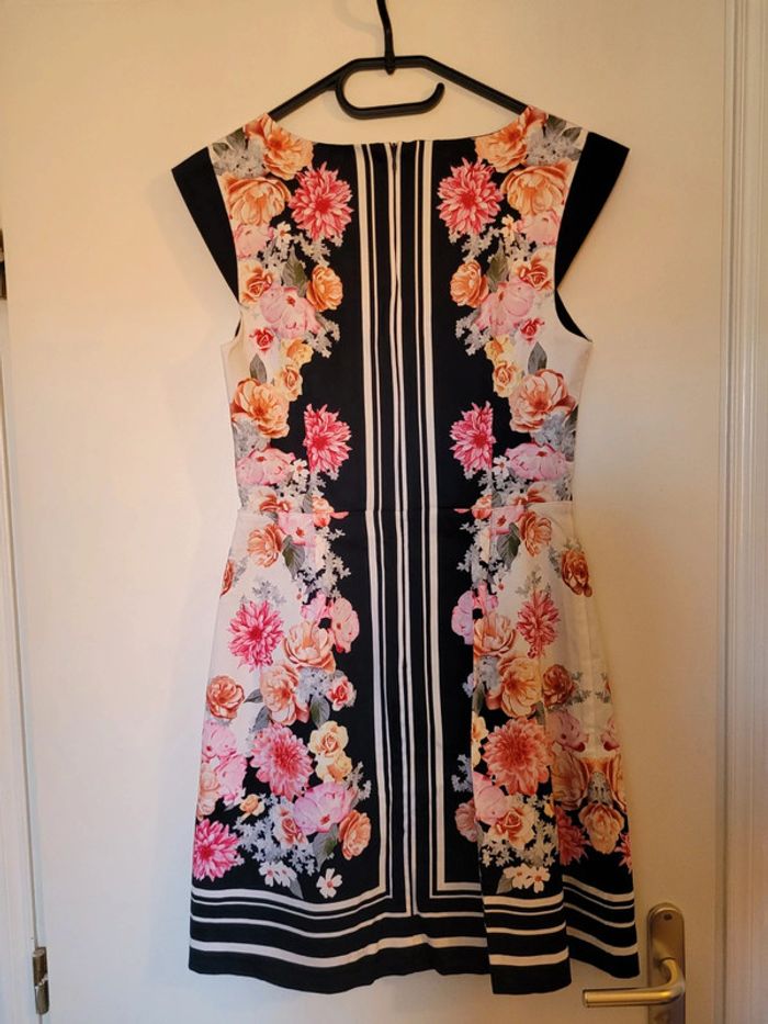 Robe col V habillé taille S - photo numéro 2