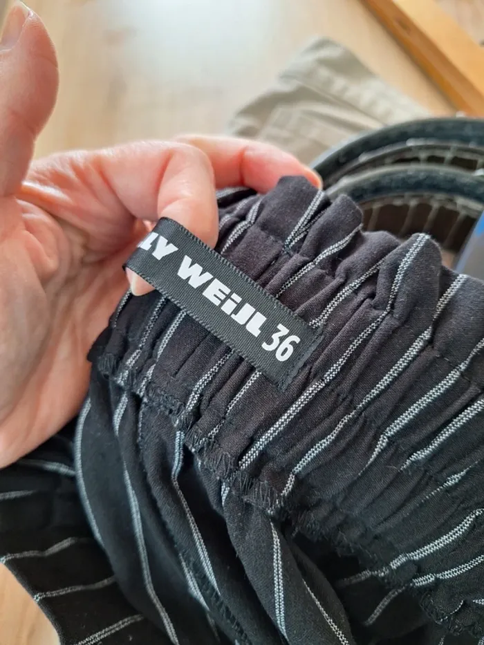 Pantalon noir rayé jambes larges 36 - photo numéro 4