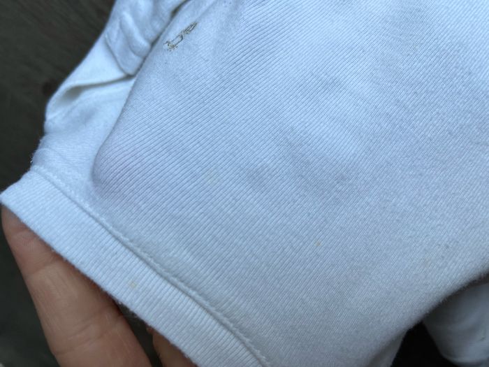 2 bodies manches longues 6 mois - photo numéro 2