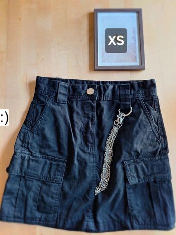 Jupe courte pour Femme taille XS Marque Bershka très bon état