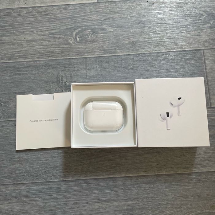 AirPods 2 Apple – Neufs & Scellés (Boîtier Rechargeable Sans Fil) 🎧🍏 - photo numéro 3