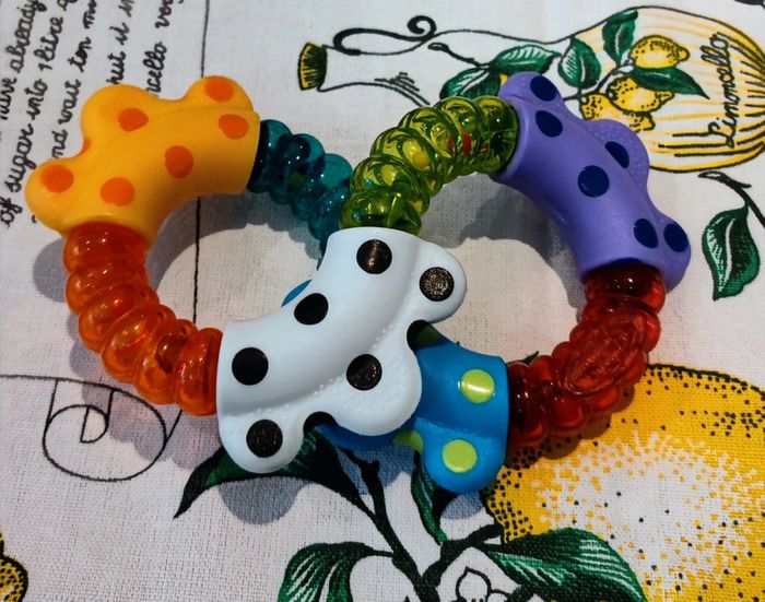 Hochet 🌈 Multicolore 🧸aux différentes fonctions dès 👶3 mois - photo numéro 2