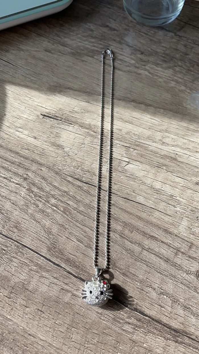 Collier Hello Kitty neuve - photo numéro 2