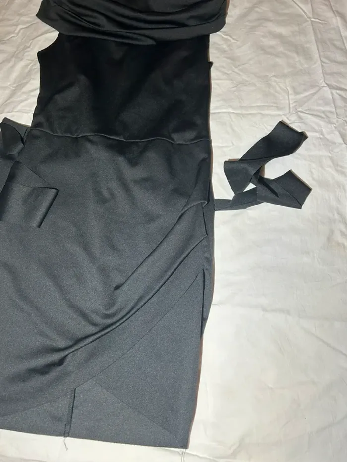 Robe noire cbr - photo numéro 2