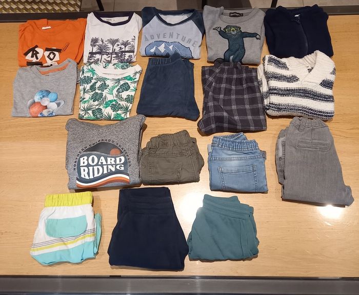 Lot vetements garçon 4/5 ans. 15 pieces. Descriptif complet photo 5