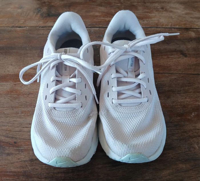 Baskets Nike Women Revolution 5 Sneaker Running 38.5 - photo numéro 3