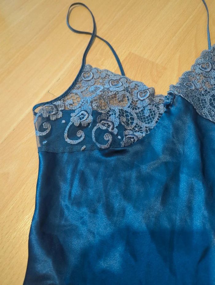Nuisette bleu foncé - photo numéro 2