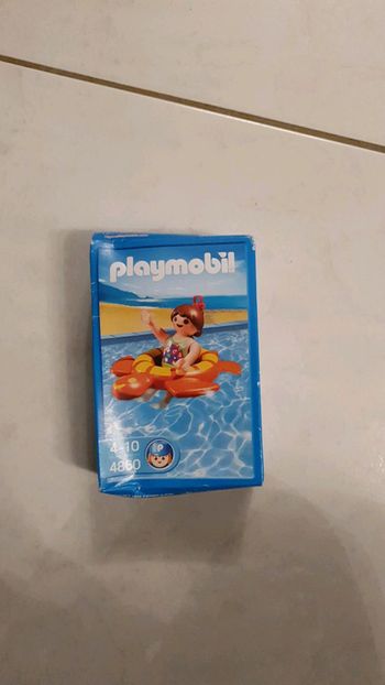 Fillette avec bouée playmobil 4860 Neuf