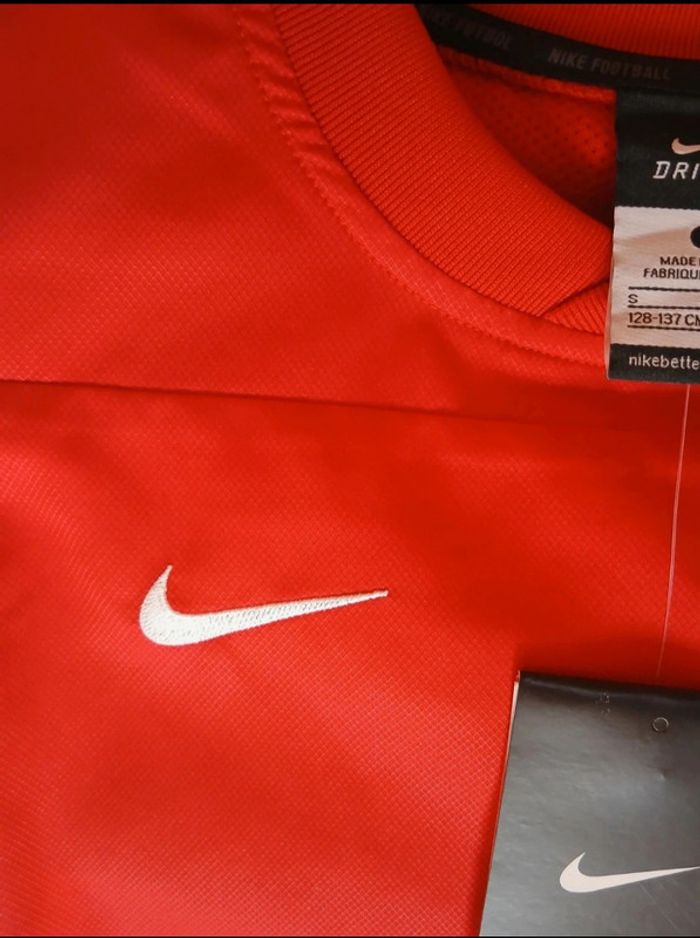 Haut nike 8-10ans neuf - photo numéro 3