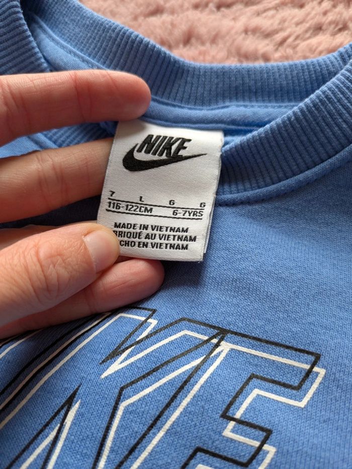 Sweat Nike 6/7ans - photo numéro 3