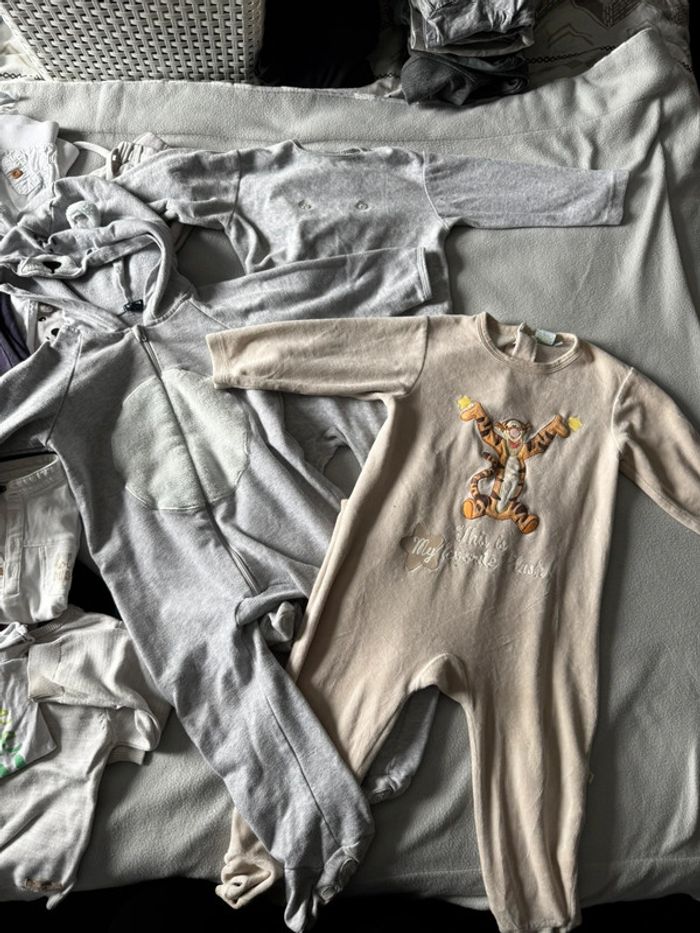 Lot de vêtements - photo numéro 2