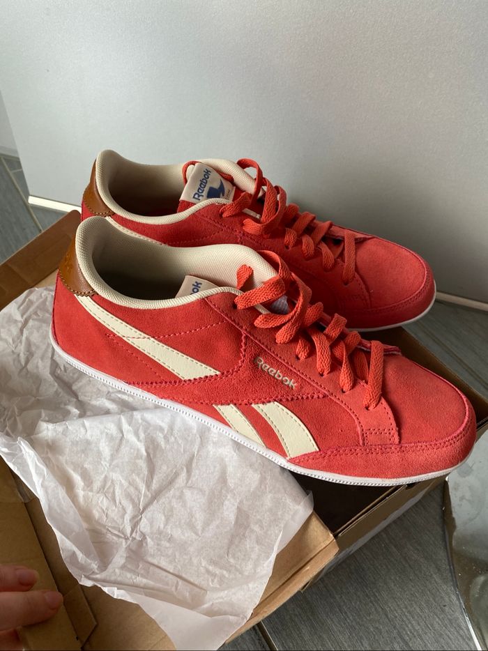 Paire de Reebok royal transport pointure  40 - photo numéro 2