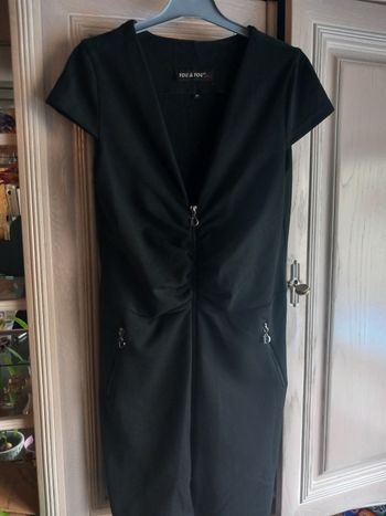 Robe avec fermeture zipper taille M