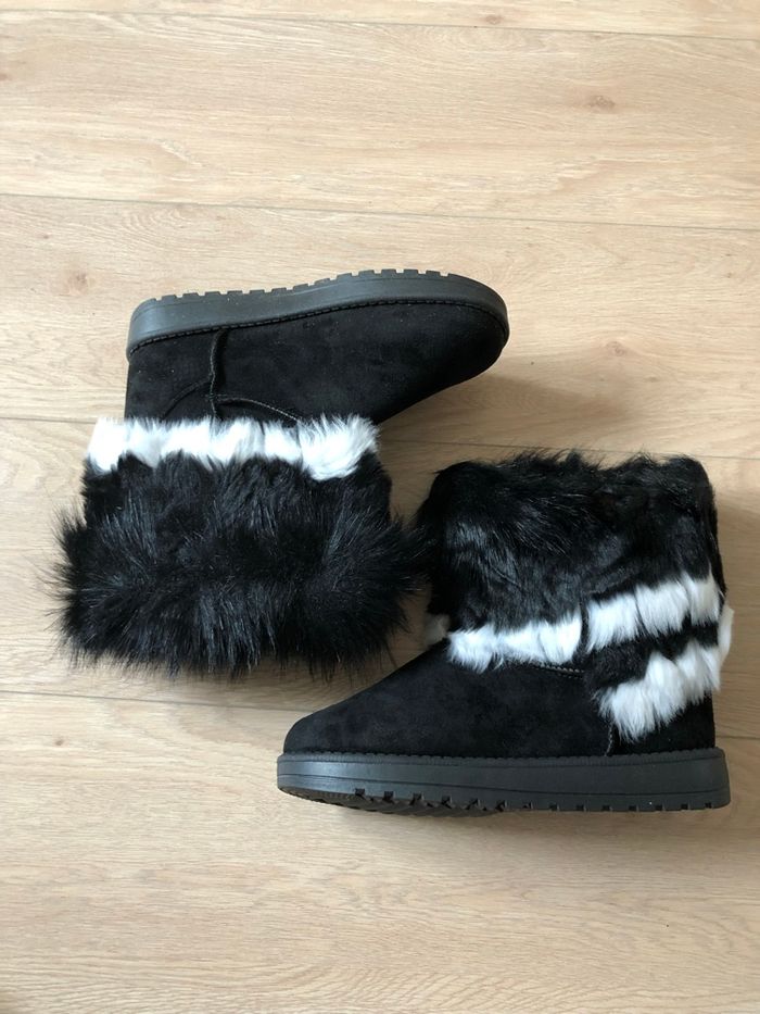 Bottines noires et blanches fourrées neuve avec fausse fourrure Martin Pescatore pointure 38 - photo numéro 8