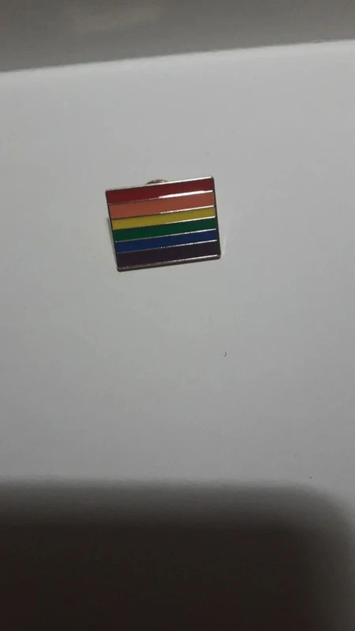 Pin's drapeaux lgbtqiap+ - photo numéro 4