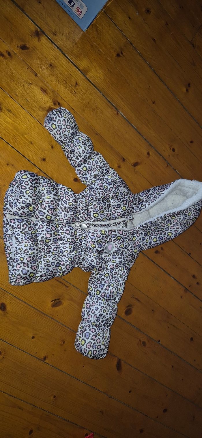 Vend carton vêtement fille 6 mois - photo numéro 3