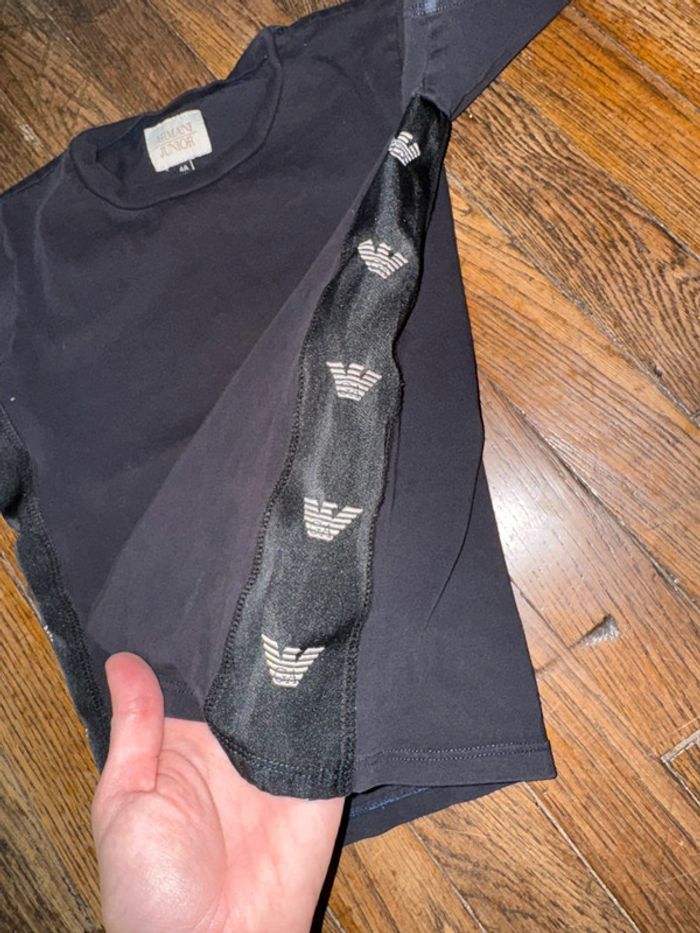 T-shirt Armani 4 ans - photo numéro 3