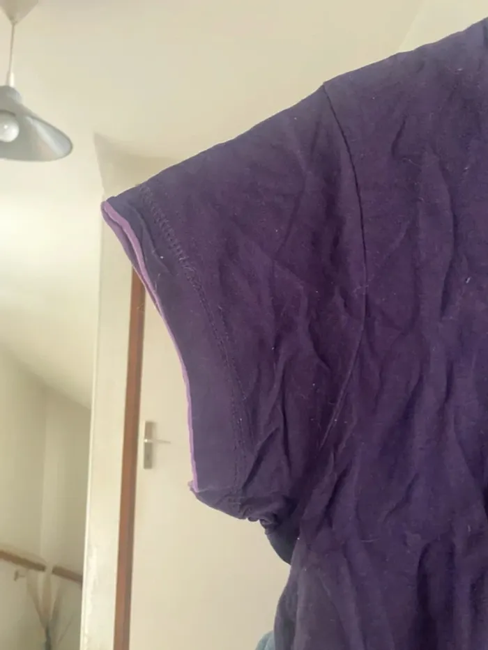 Tee-shirt fille 12 ans 💜 original & artistique – Très bon état ! - photo numéro 4