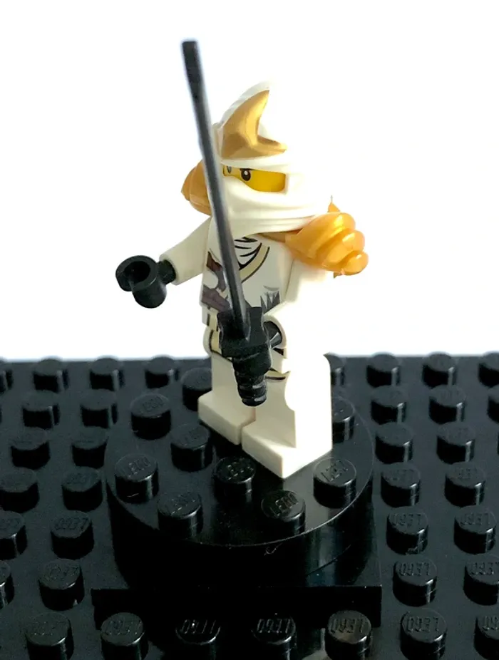 LEGO Ninjago Rise of the Snakes - Zane ZX - photo numéro 2