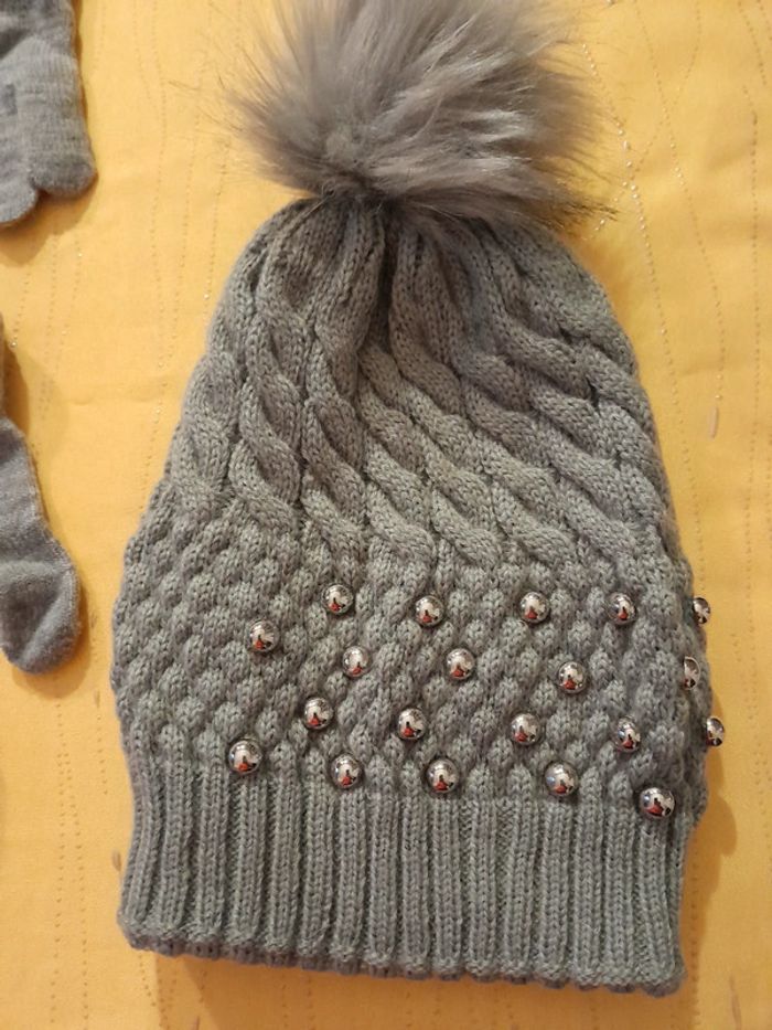 Gros lot Hiver Femme S Manteau + 2 écharpes + bonnet + pull assorti + gants - photo numéro 11