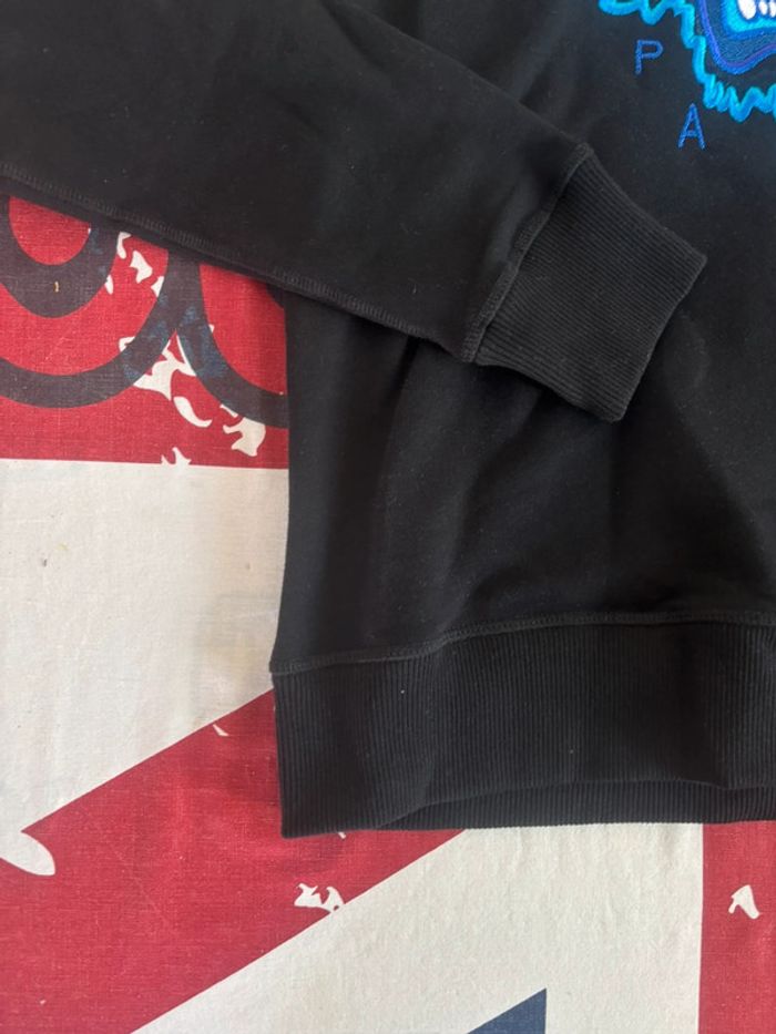 Sweat Kenzo taille M noir tigre brodé bleu foncé/ bleu clair - photo numéro 9