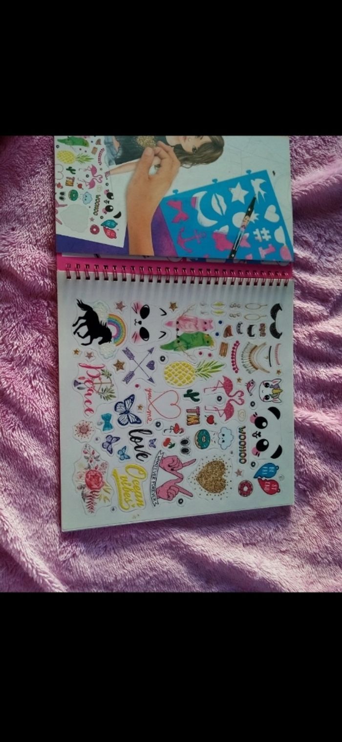 Lot de 3 livres avec stickers - photo numéro 3